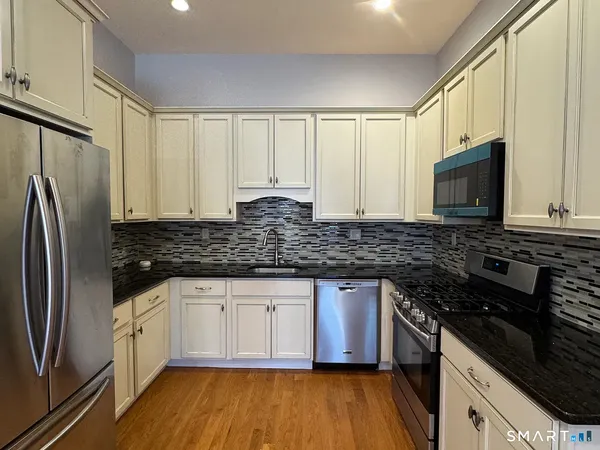 $2,100 | 2067 Barnum Avenue, Stratford, CT 06615