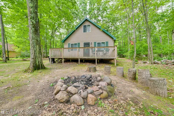 $229,900 | 517 Monroe Boulevard, Roscommon, MI 48653