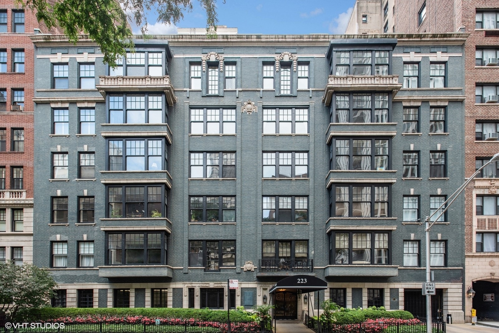 223 East Delaware Pl Unit 5E  