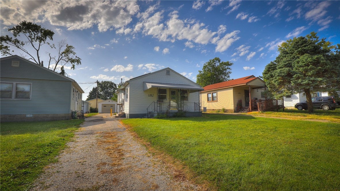 1007 North Woodlawn Avenue Decatur, IL 62522 - Photo 3 of 22 Gallery Image 3