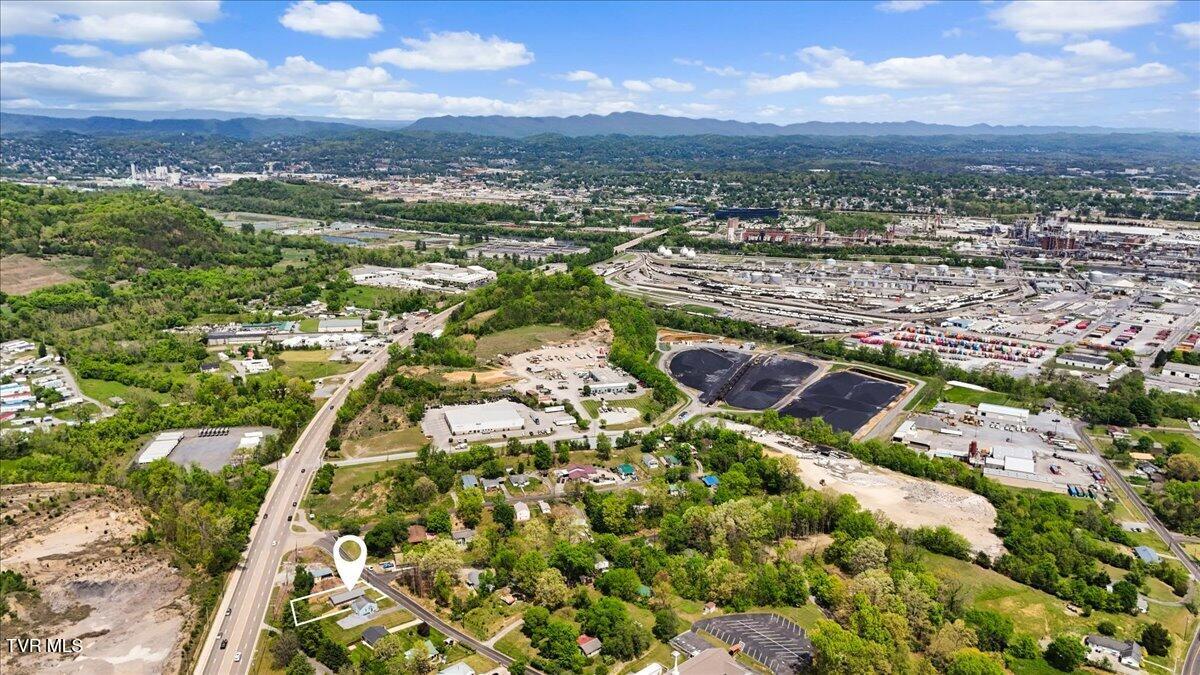 1321 Haga Road Kingsport, TN 37660 - Photo 35 of 38 35-DJI_20260417132516_0481_D