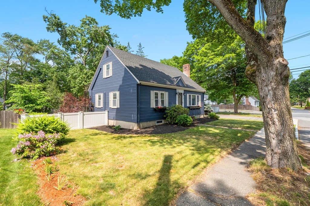 3 Lewis Street Reading, MA 01867 - Photo 2 of 32 Gallery Image 2