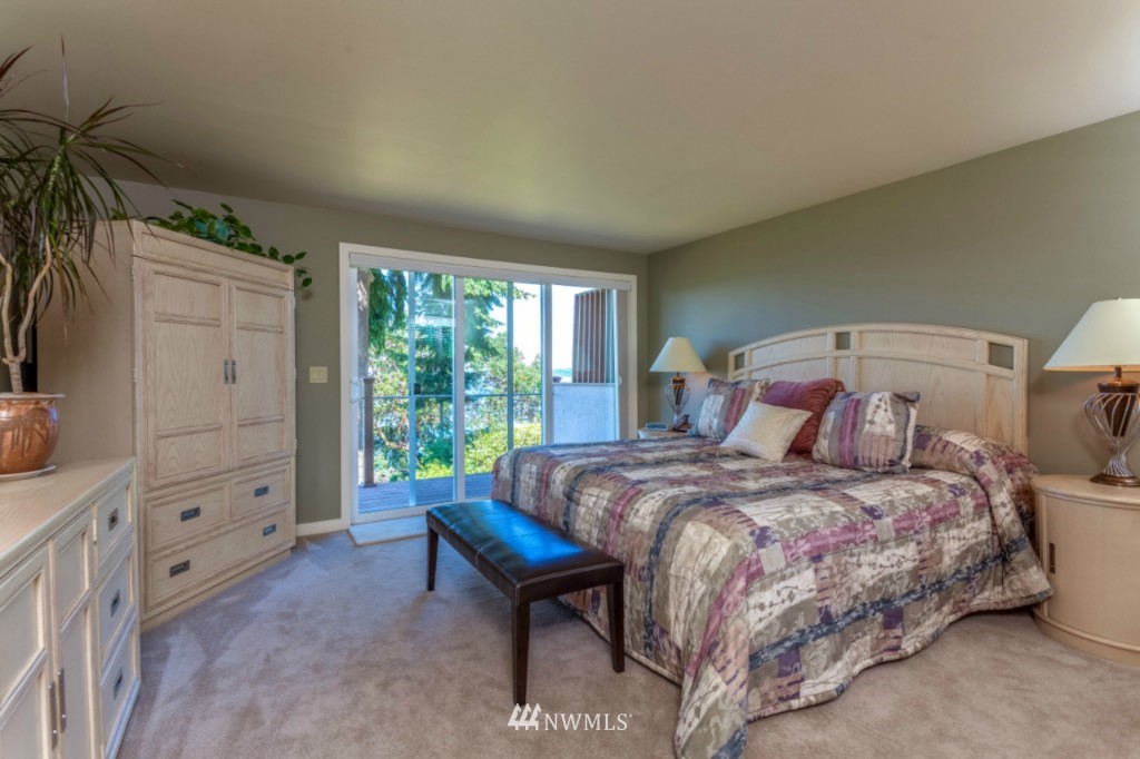 10780 Southwest Cowan Road Vashon, WA 98070 - Photo 13 of 25 Gallery Image 13