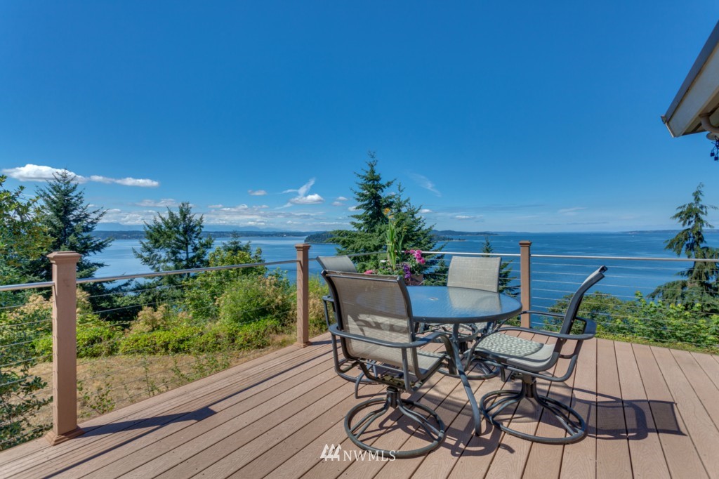 10780 Southwest Cowan Road Vashon, WA 98070 - Photo 16 of 25 Gallery Image 16