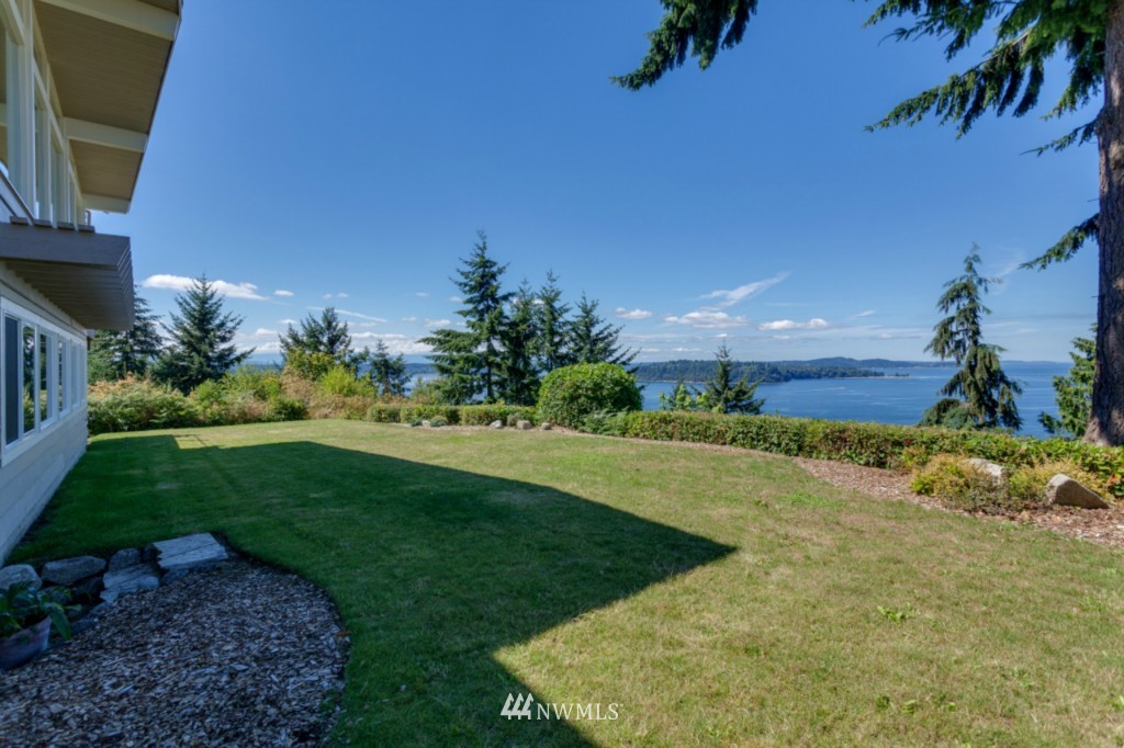 10780 Southwest Cowan Road Vashon, WA 98070 - Photo 17 of 25 Gallery Image 17