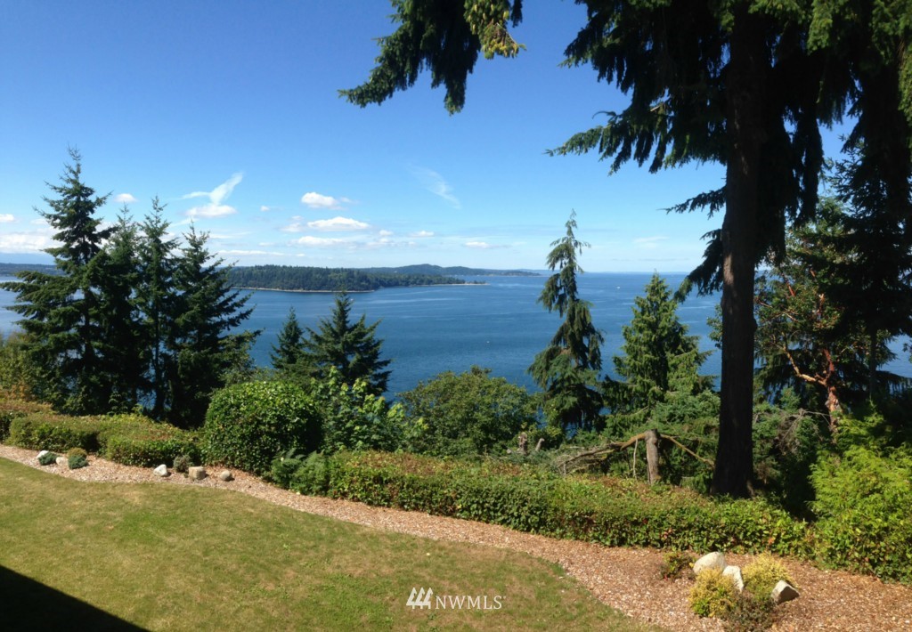 10780 Southwest Cowan Road Vashon, WA 98070 - Photo 4 of 25 Gallery Image 4