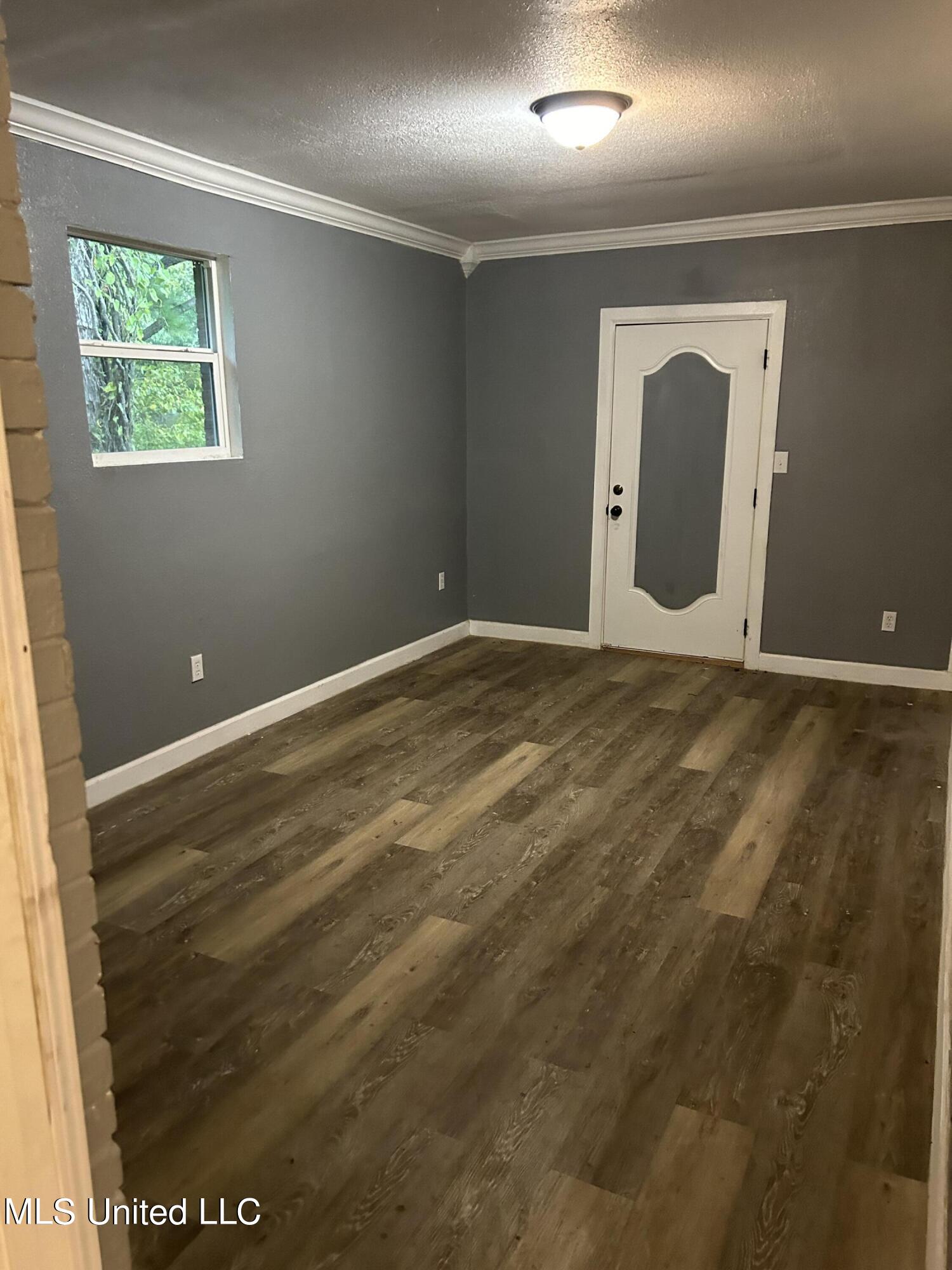 4519 Community Avenue Moss Point, MS 39563 - Photo 5 of 10 IMG_4398
