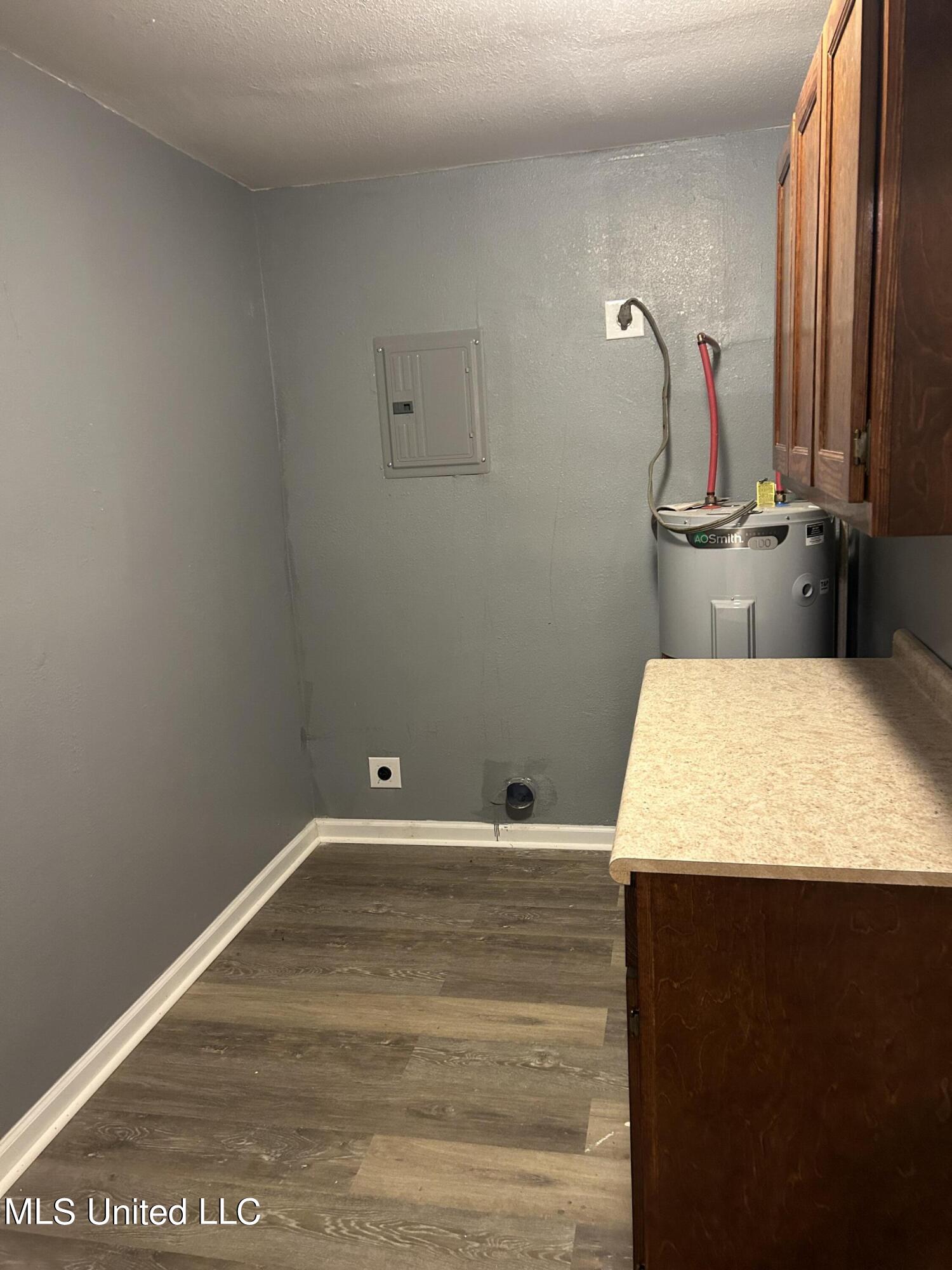 4519 Community Avenue Moss Point, MS 39563 - Photo 6 of 10 IMG_4399