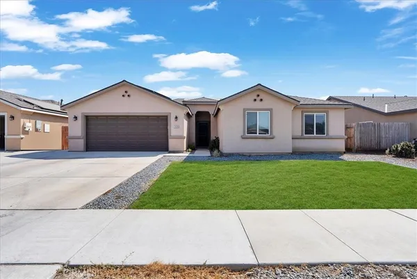 $473,000 | 2439 Madeline Drive, Hanford, CA 93230