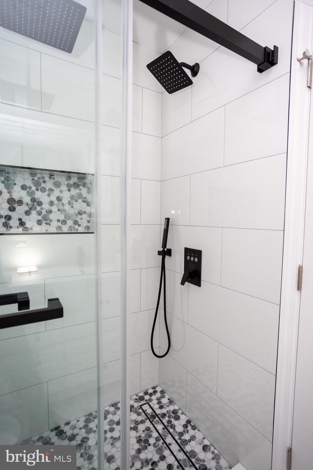 2127 Sigel Street Philadelphia, PA 19145 - Photo 19 of 58