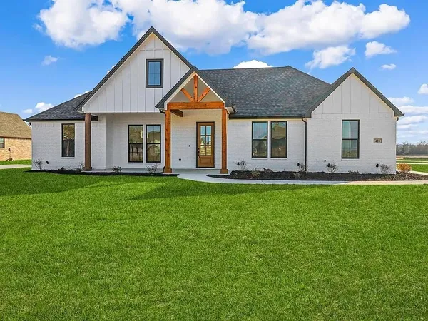 $3,500 | 420 Olde Towne Road, Paradise, TX 76073