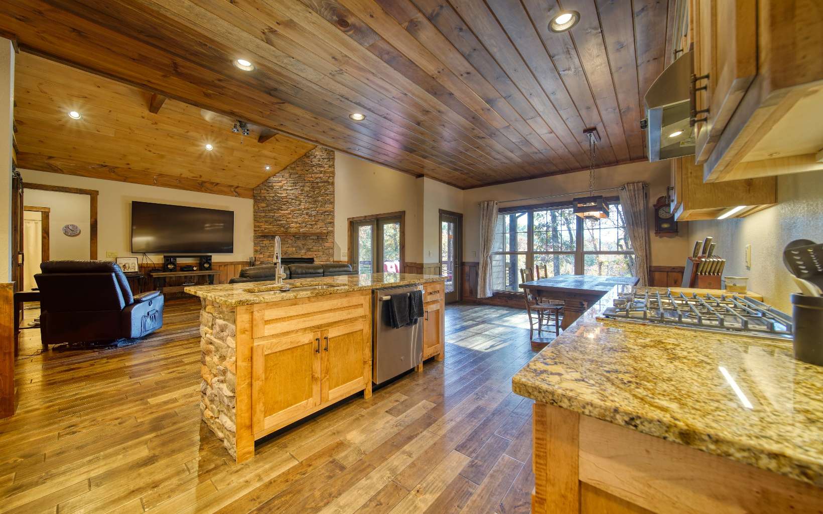 136 Sugar Mountain Road Blue Ridge, GA 30513 - Photo 11 of 37 Additional View