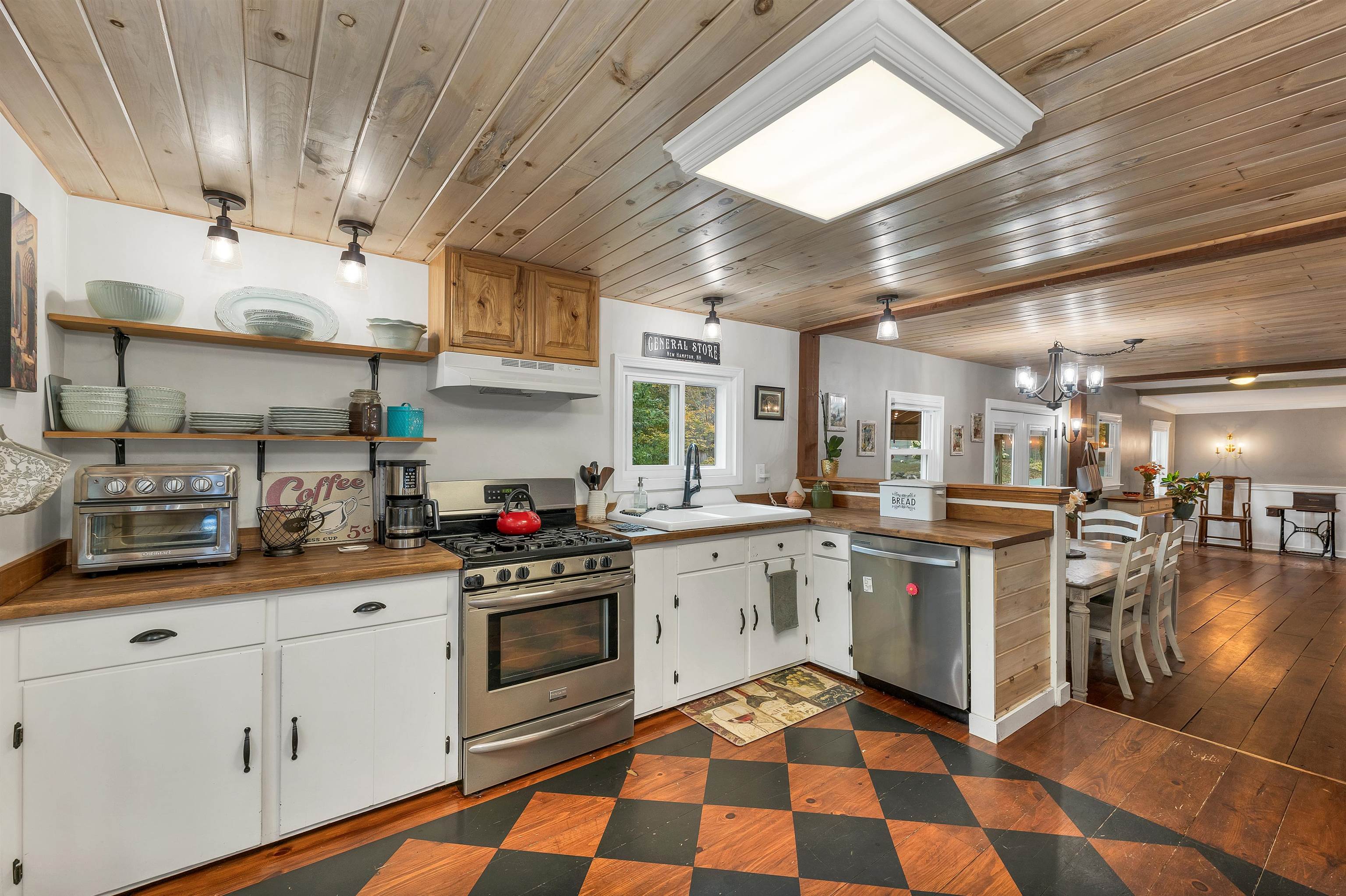 112 Town House Road New Hampton, NH 03256 - Photo 13 of 59