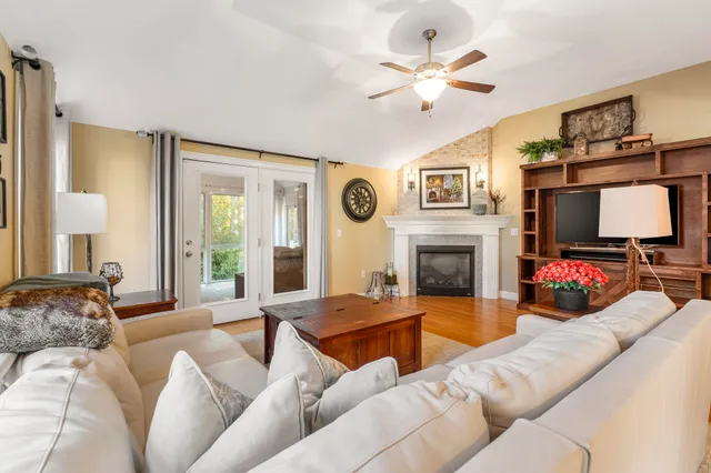 $825,000 | 2 Renaissance Circle, Salem, NH 03079