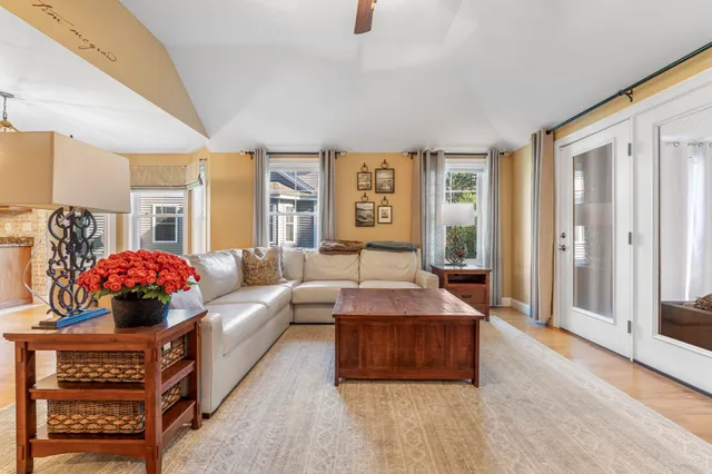 $825,000 | 2 Renaissance Circle, Salem, NH 03079