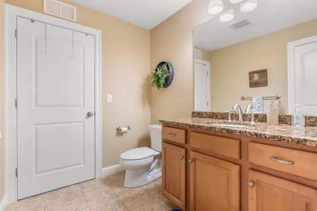 $825,000 | 2 Renaissance Circle, Salem, NH 03079