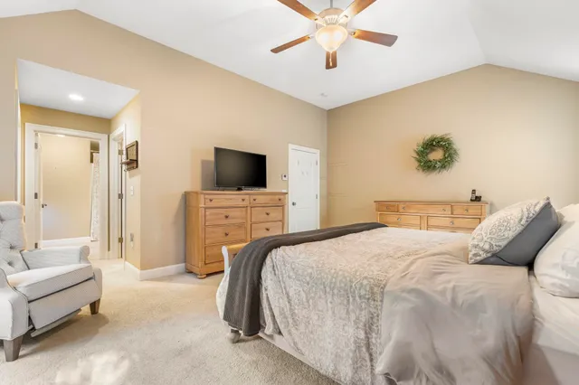 $825,000 | 2 Renaissance Circle, Salem, NH 03079