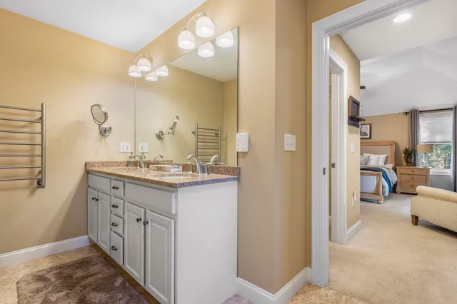 $825,000 | 2 Renaissance Circle, Salem, NH 03079