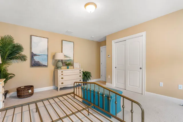 $825,000 | 2 Renaissance Circle, Salem, NH 03079