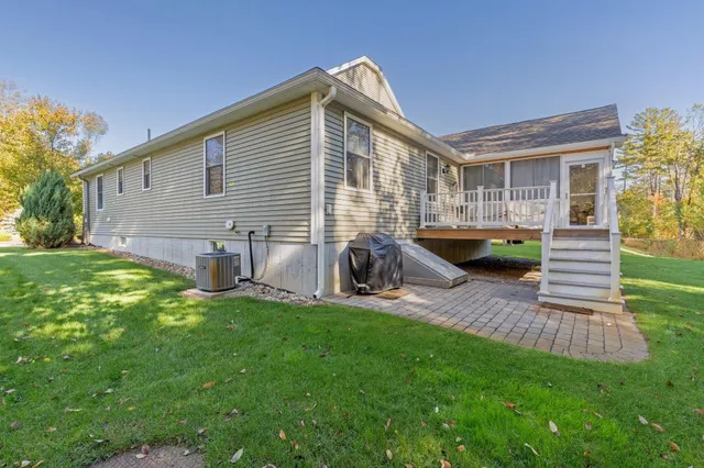 $825,000 | 2 Renaissance Circle, Salem, NH 03079