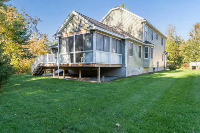 $825,000 | 2 Renaissance Circle, Salem, NH 03079