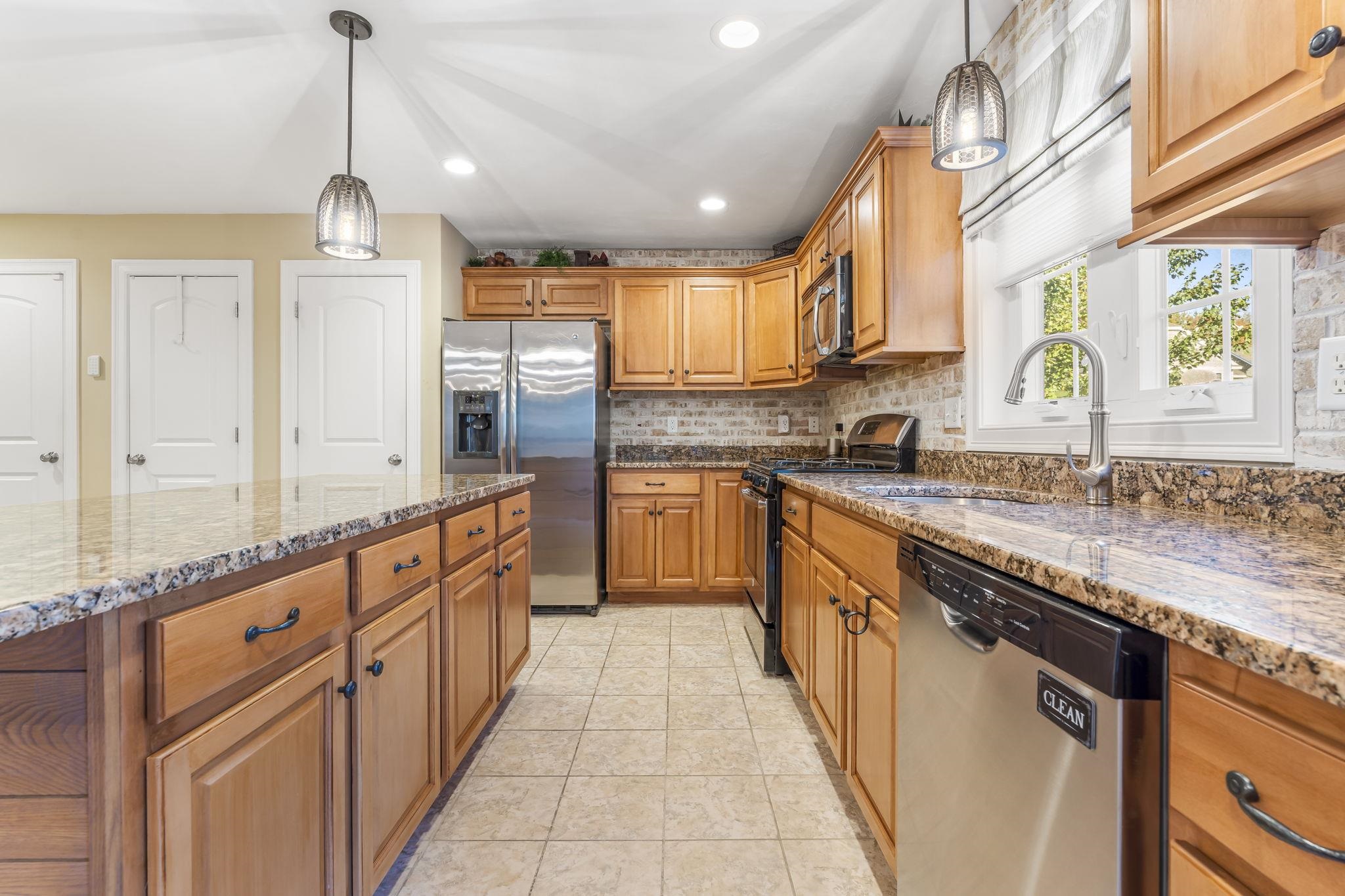 2 Renaissance Circle Salem, NH 03079 - Photo 7 of 52