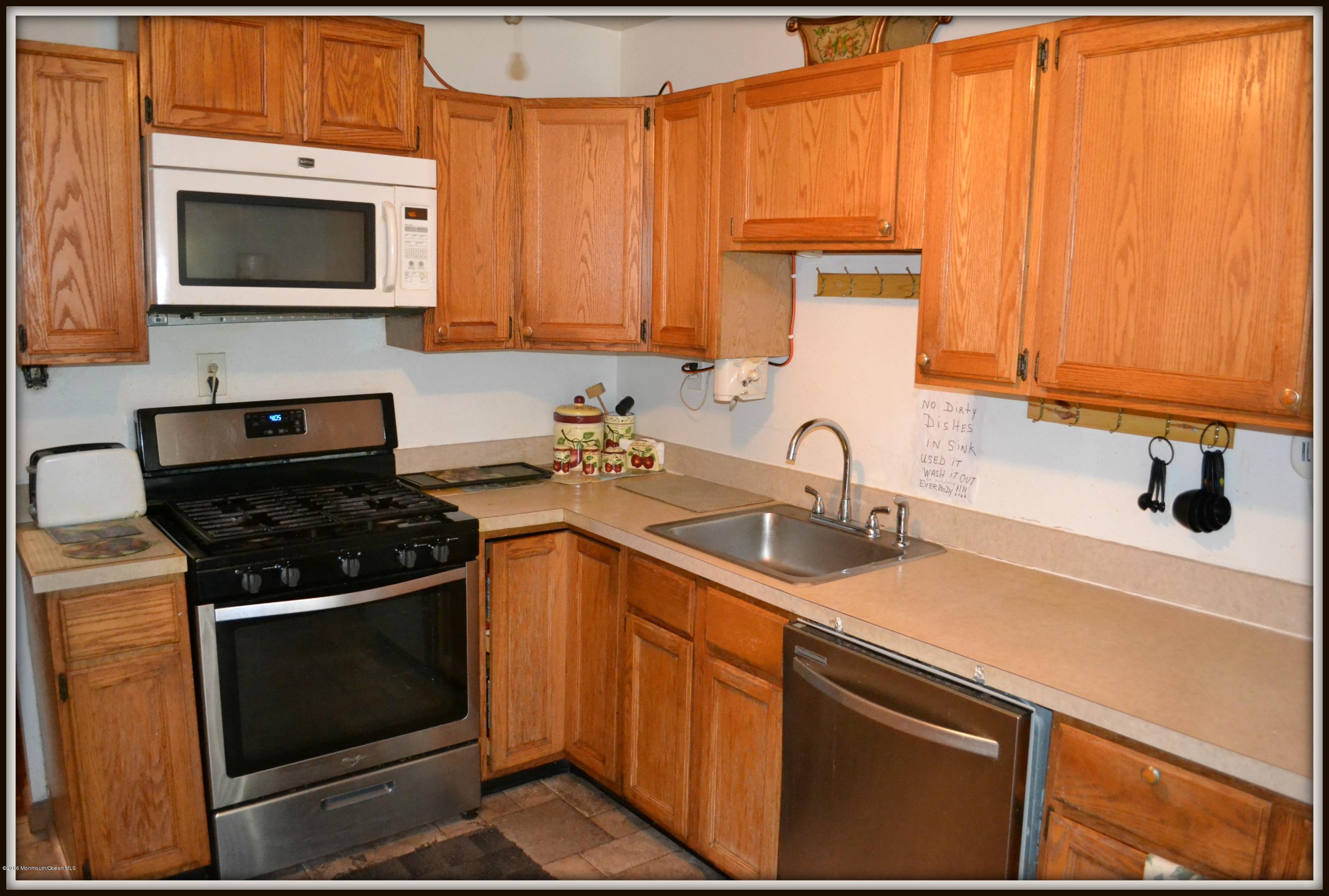 36 Chelsea Road Jackson, NJ 08527 - Photo 2 of 14 kitchen1