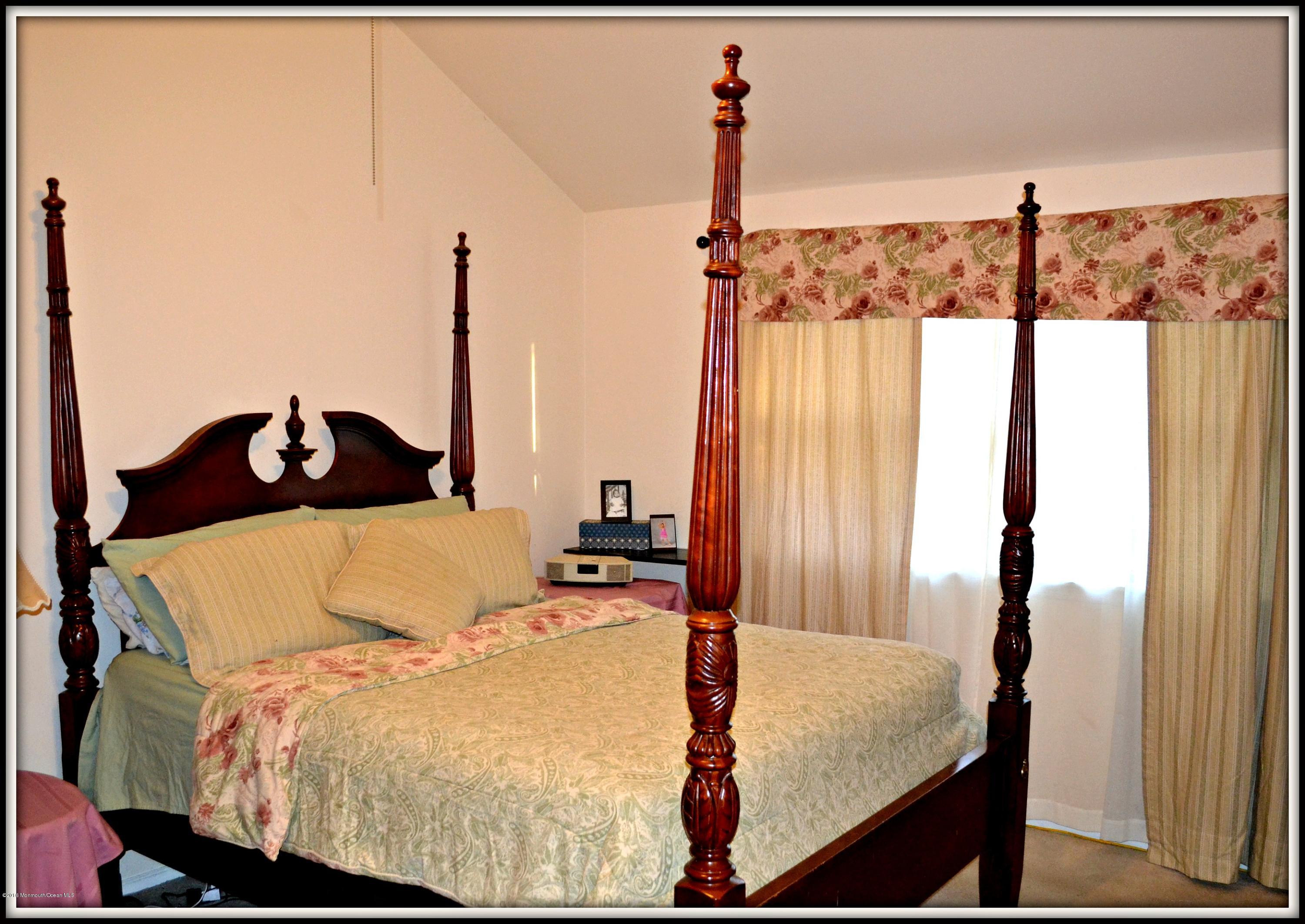 36 Chelsea Road Jackson, NJ 08527 - Photo 7 of 14 masterbedroom