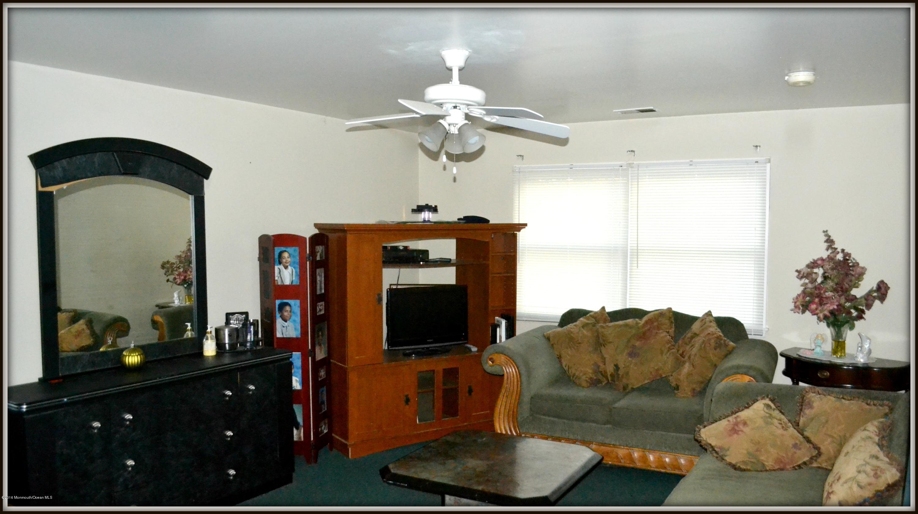 36 Chelsea Road Jackson, NJ 08527 - Photo 10 of 14 Downstarsbedroom2