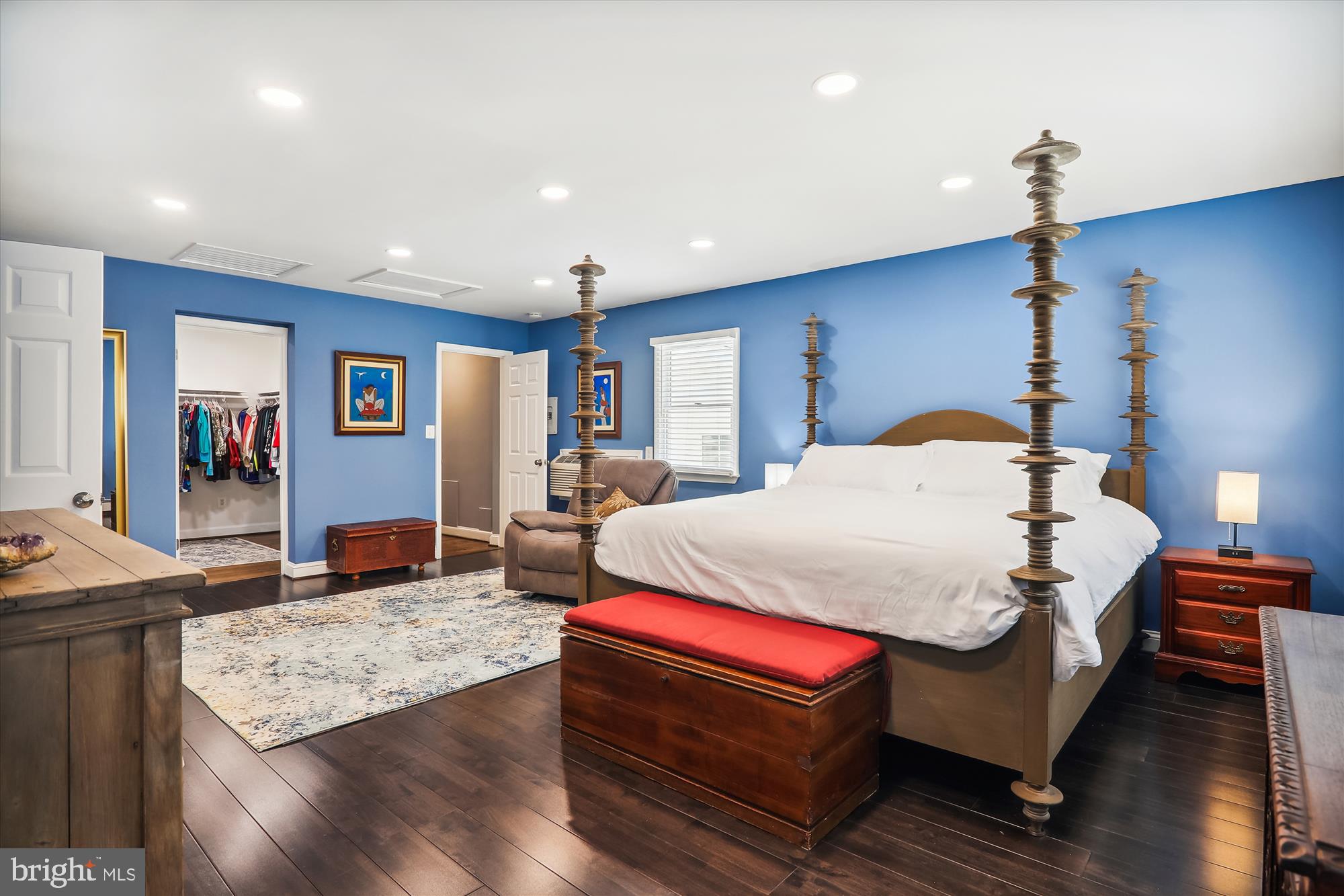 9805 Five Oaks Road Fairfax, VA 22031 - Photo 28 of 70 Upper Primary Bedroom