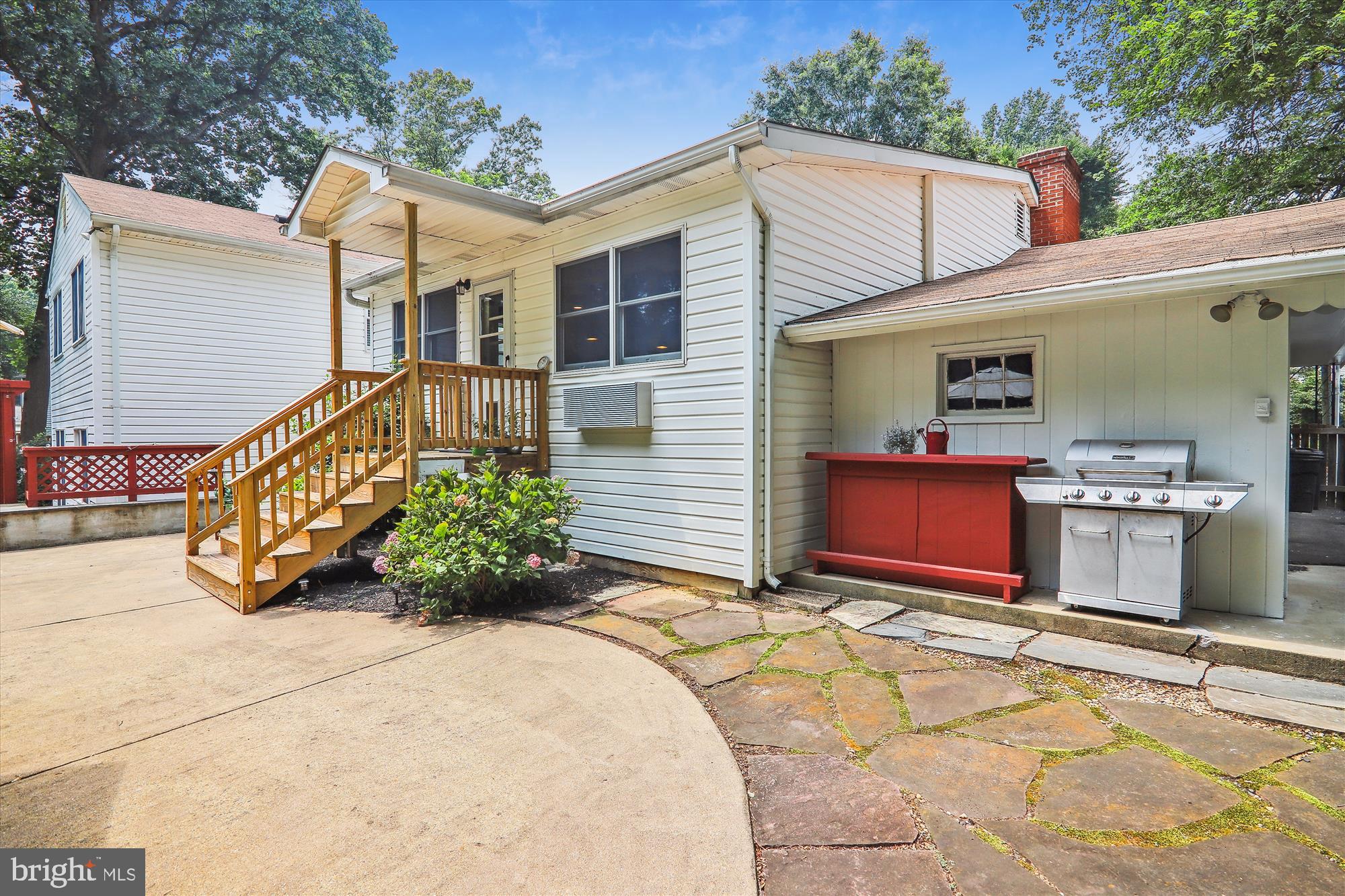 9805 Five Oaks Road Fairfax, VA 22031 - Photo 53 of 70 a view of a house with a patio