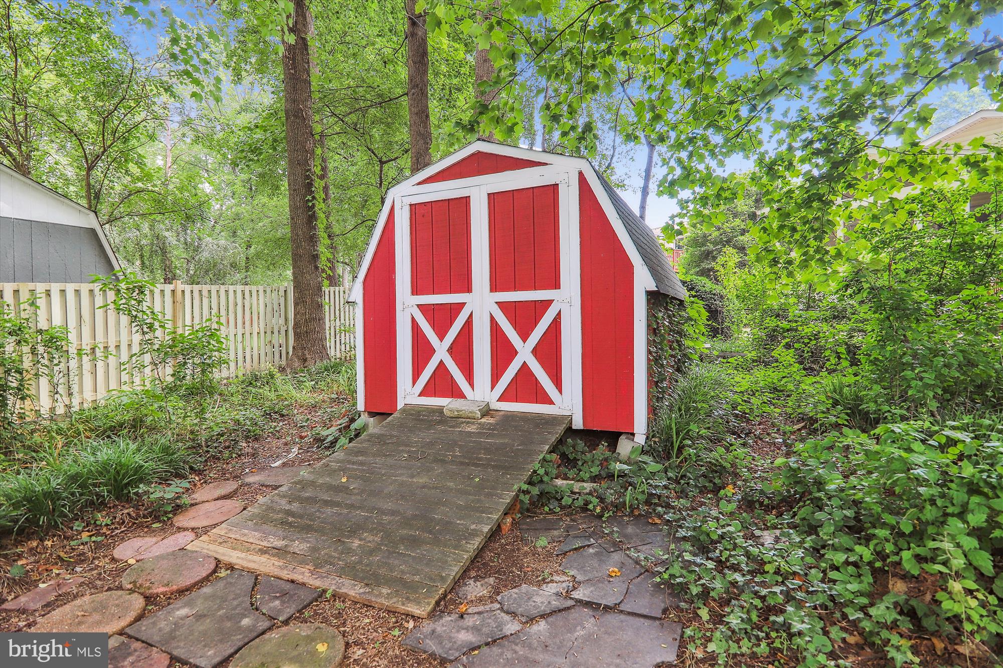 9805 Five Oaks Road Fairfax, VA 22031 - Photo 59 of 70