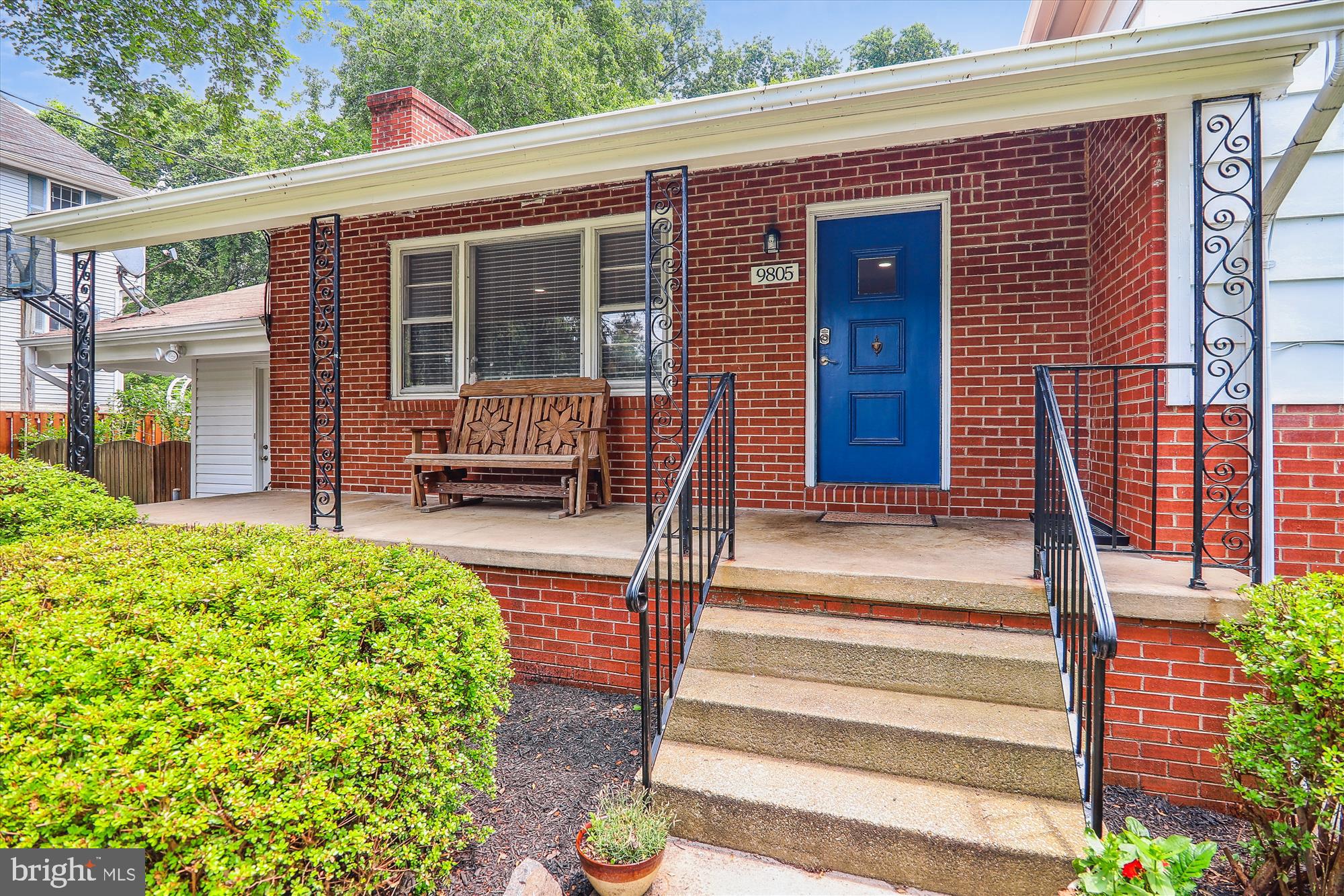 9805 Five Oaks Road Fairfax, VA 22031 - Photo 7 of 70 a front view of a house