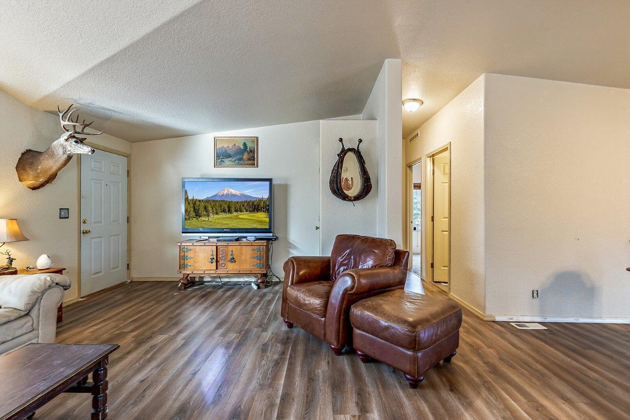 848 Crowfoot Road Eagle Point, OR 97524 - Photo 9 of 40 eeee