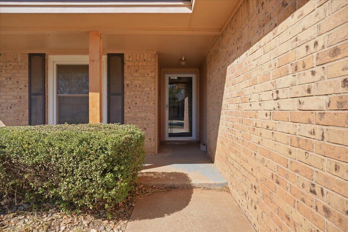 4810 62nd Street Lubbock, TX 79414 - Photo 4 of 37 04-nmjr62nd-38