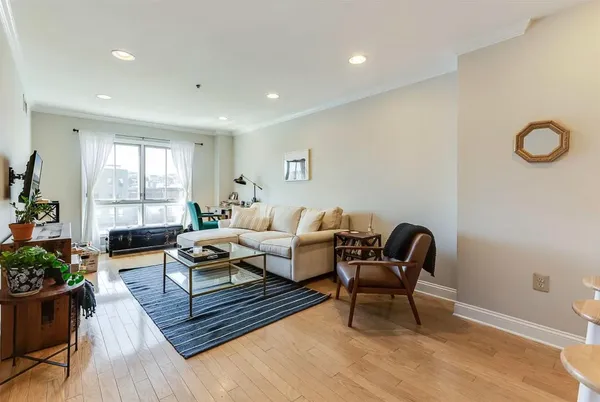 $3,600 | 711 Clinton Street, Unit 6A, Hoboken, NJ 07030