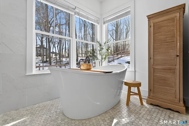 $814,900 | 11 Ridgewood Club Road, Prospect, CT 06712