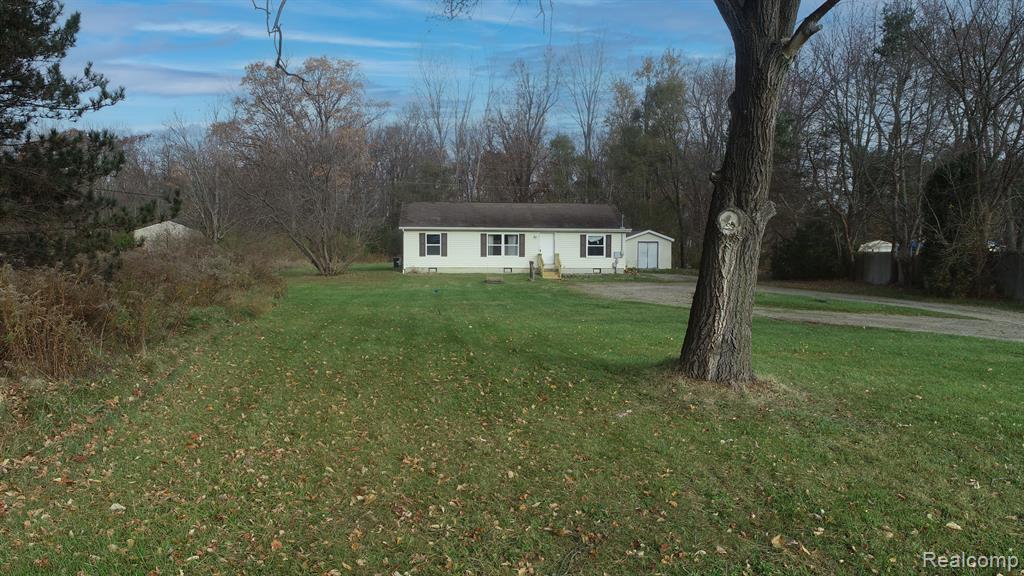 2317 Imlay City Road Lapeer, MI 48446 - Photo 4 of 44