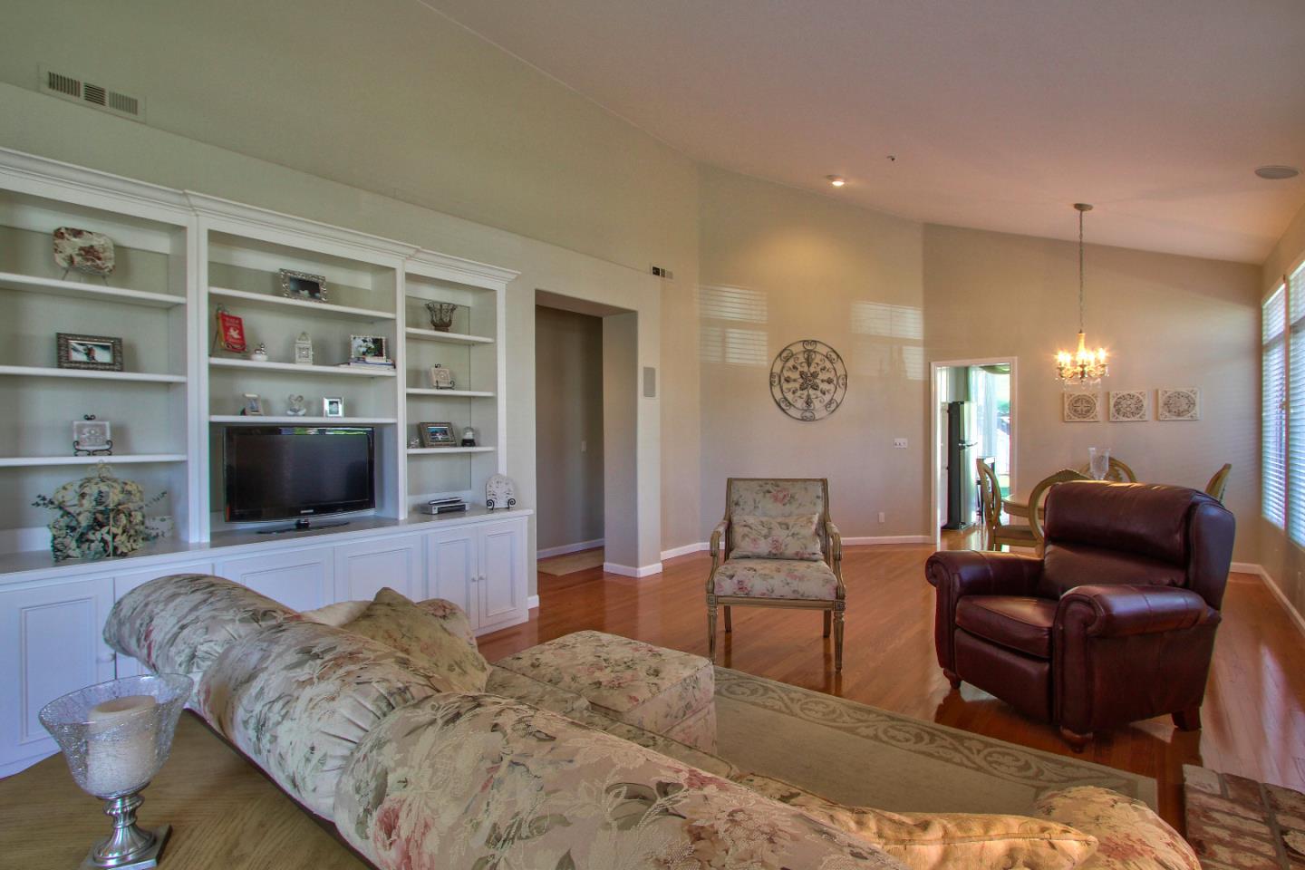 21052 Country Park Road Salinas, CA 93908 - Photo 5 of 20 Gallery Image 5