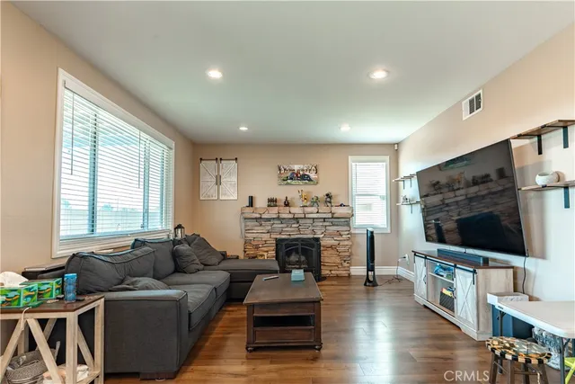 $565,000 | 1217 West Ave H 7, Lancaster, CA 93534