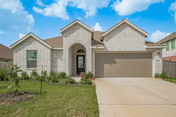$2,600 | 5703 Knox Lndg Drive, Rosenberg, TX 77469