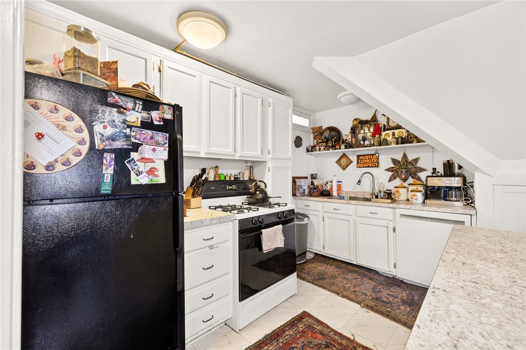 32-34 Strathallan Park Rochester, NY 14607 - Photo 30 of 50 Kitchen