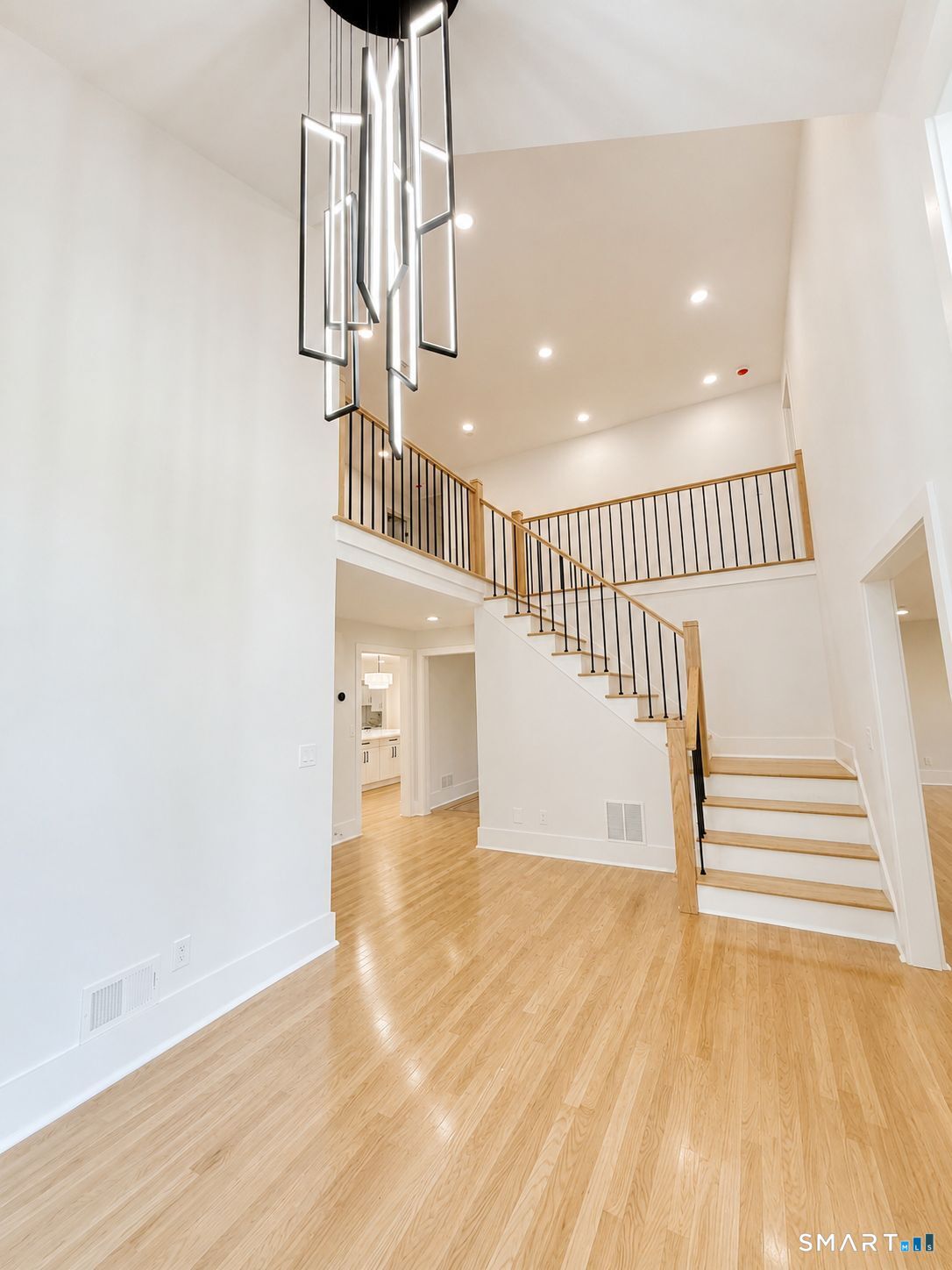 29 Flint Rock Road Stamford, CT 06903 - Photo 2 of 34 Front Entrance.
