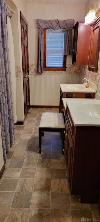 6240 Garber Road Clayton, OH 45415 - Photo 22 of 57 New vinyl floor 2023