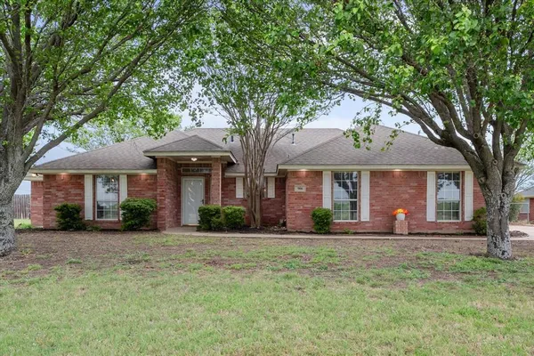 $315,000 | 906 South Ward Street, Italy, TX 76651