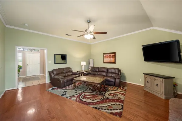 $315,000 | 906 South Ward Street, Italy, TX 76651