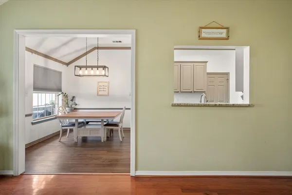 $315,000 | 906 South Ward Street, Italy, TX 76651