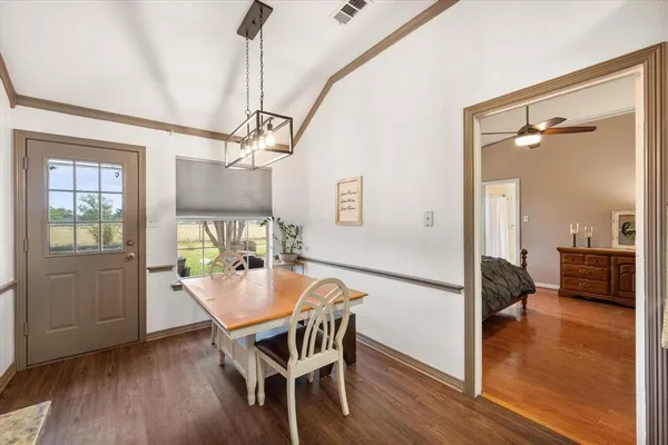 $315,000 | 906 South Ward Street, Italy, TX 76651