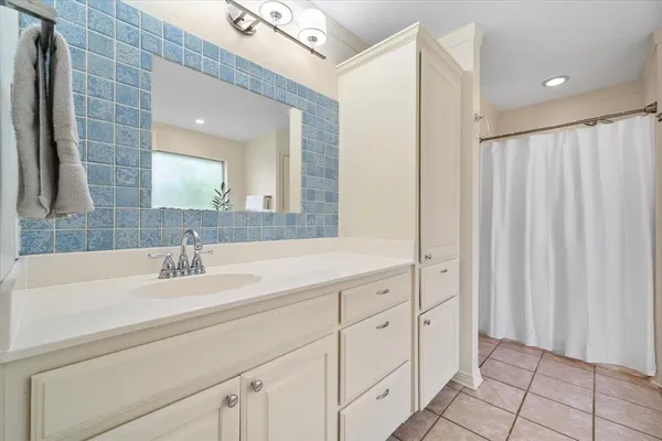 $315,000 | 906 South Ward Street, Italy, TX 76651