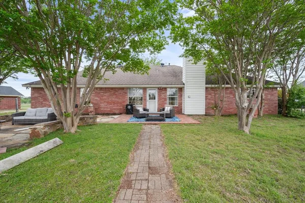$315,000 | 906 South Ward Street, Italy, TX 76651